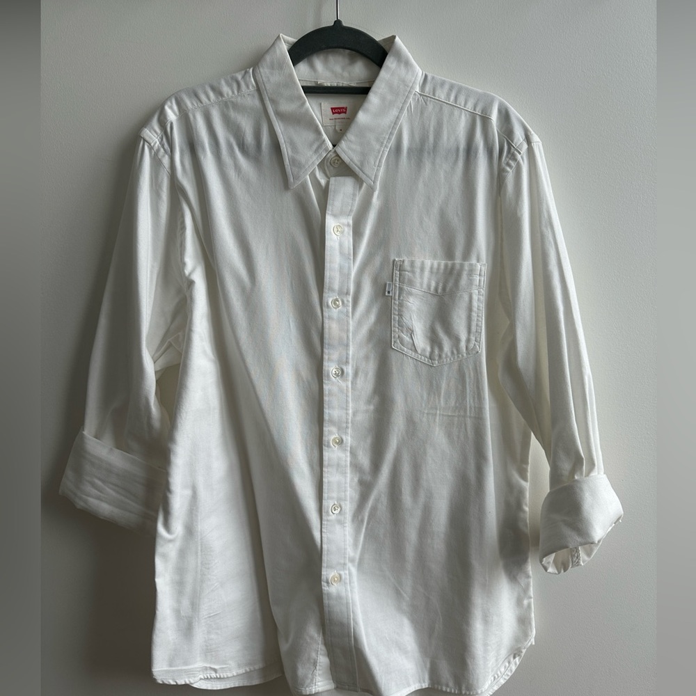 Men’s Levi’s white button down shirt - Medium